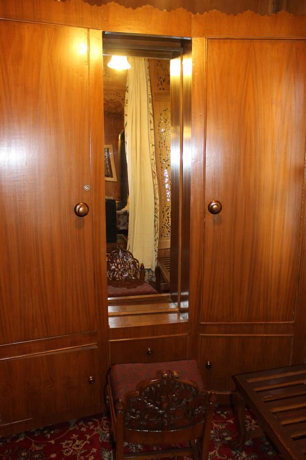 Hotel Wangnoo Worth Houseboats Srīnagar Esterno foto